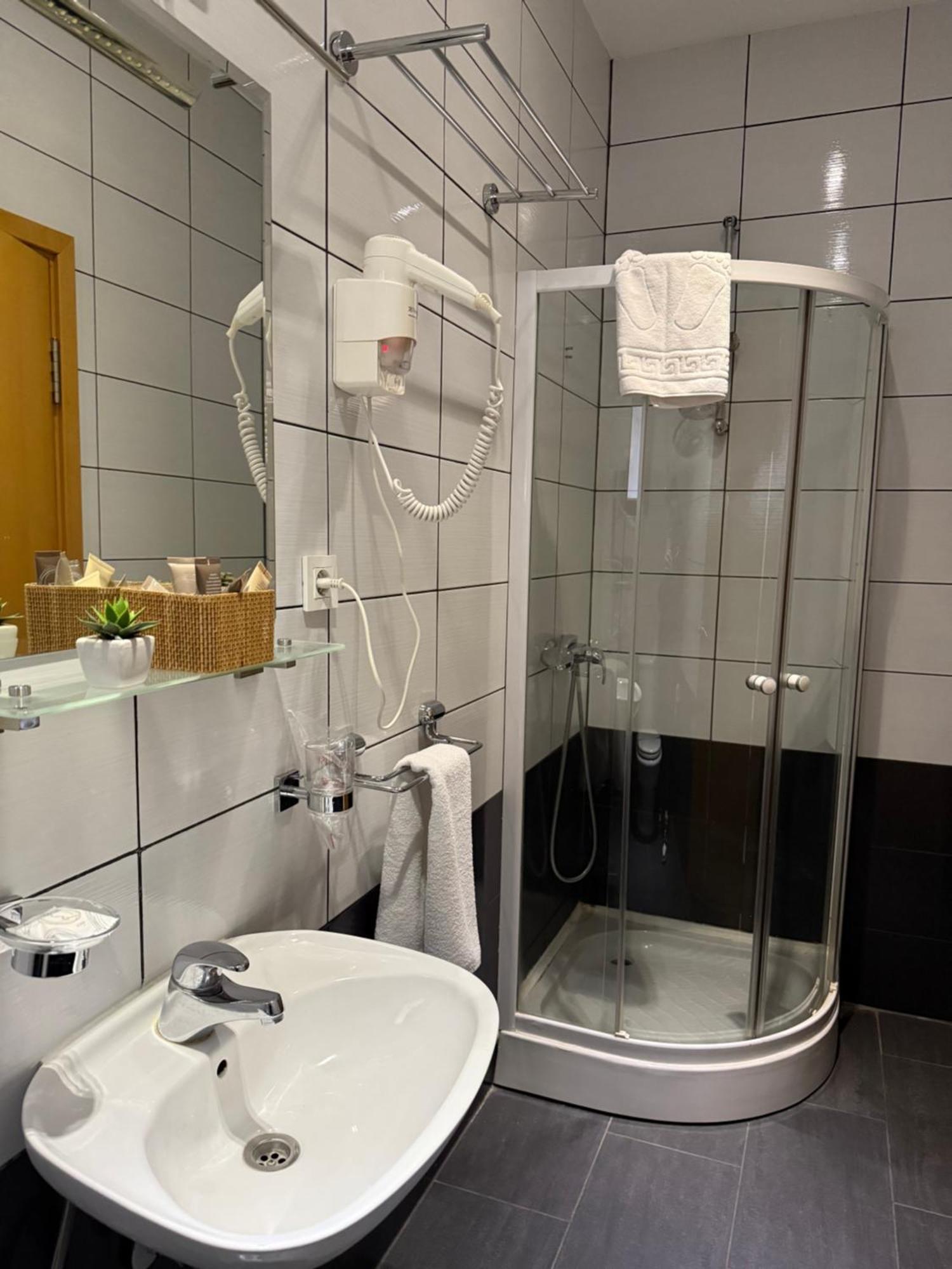 Deluxe Nortel Hotel Σαράγεβο Εξωτερικό φωτογραφία
